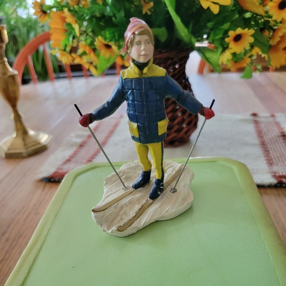 Franklin Mint Children of the World Figurines - Picture 12 of 12